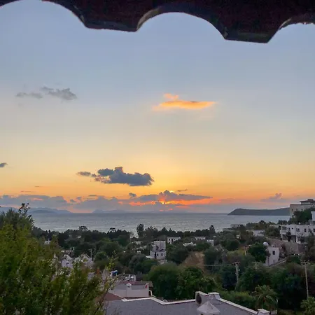 Sea Sunset View, Walk To The Hébergement de vacances *